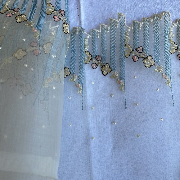 Antique (ca1920s/1930s) organdy hem fabric, sheer w/floral & striped embroidery - Picture 7 of 7